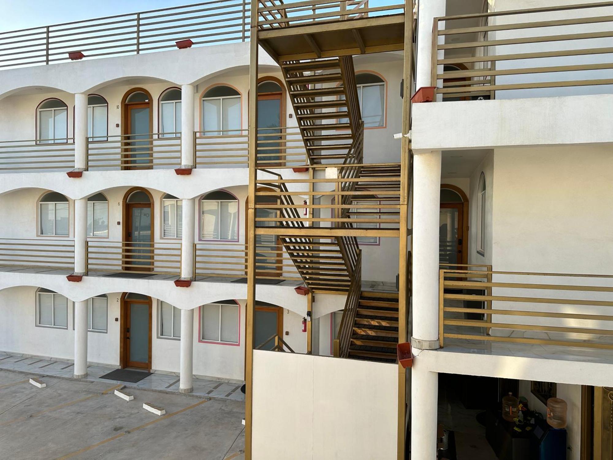 רוסריטו Las Mariposas Mini Suites מראה חיצוני תמונה